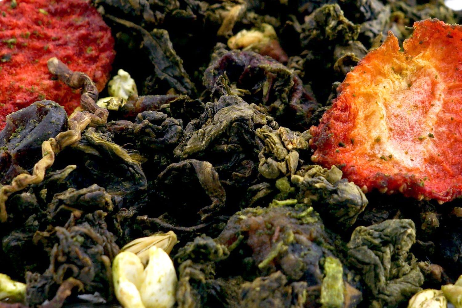Oolong Matcha Strawberry Cake